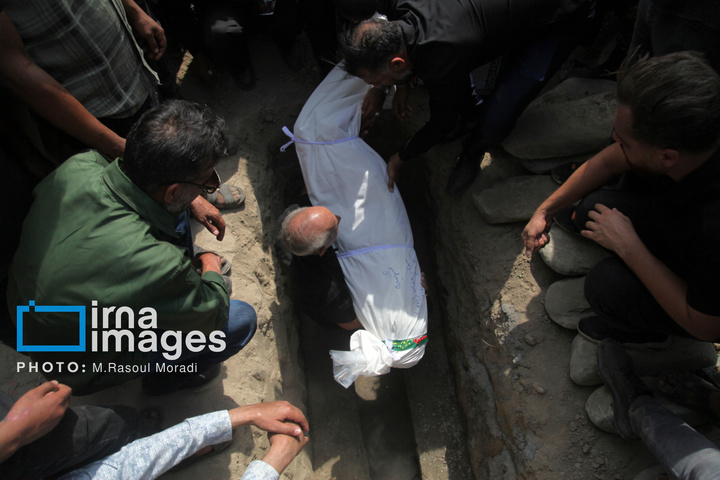 تشییع پیکر شهدای مدرسه میناب