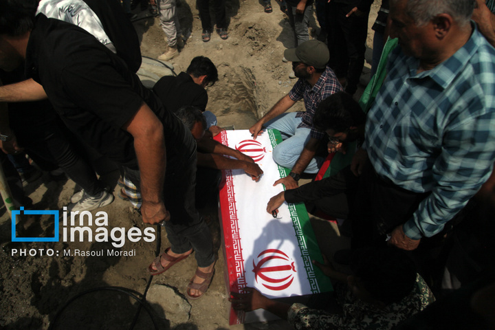 تشییع پیکر شهدای مدرسه میناب