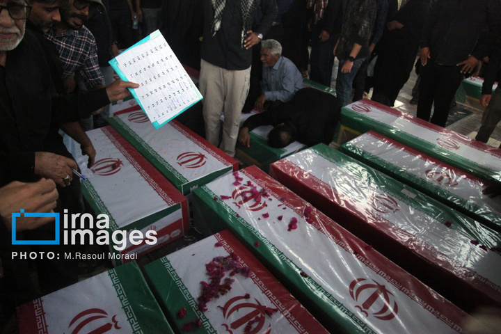 تشییع پیکر شهدای مدرسه میناب