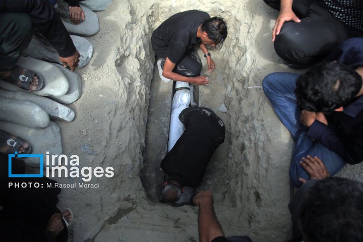 تشییع پیکر شهدای مدرسه میناب