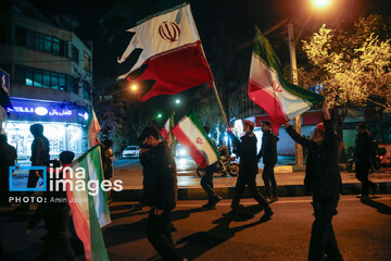 تجمع مردم در سوگ رهبر انقلاب در محله نارمک