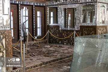 آثار تجاوز هوایی به کاخ گلستان