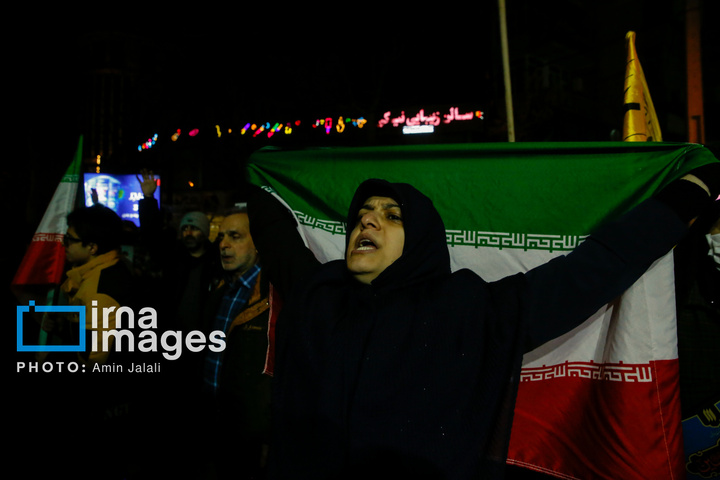 تجمع مردم در سوگ رهبر انقلاب در محله نارمک