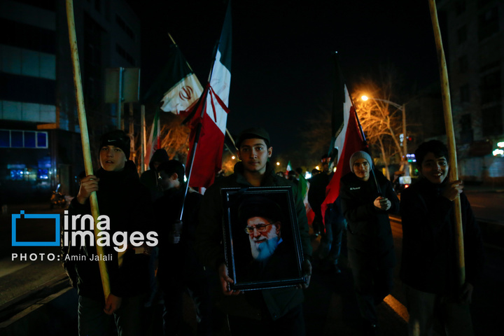 تجمع مردم در سوگ رهبر انقلاب در محله نارمک