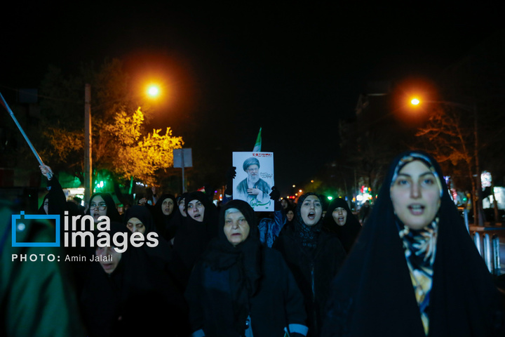 تجمع مردم در سوگ رهبر انقلاب در محله نارمک