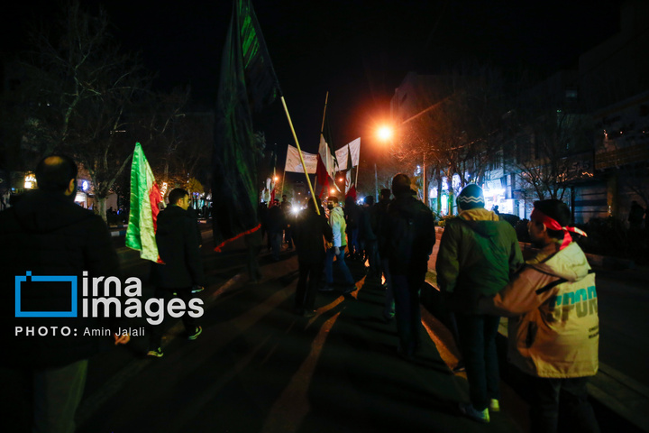 تجمع مردم در سوگ رهبر انقلاب در محله نارمک