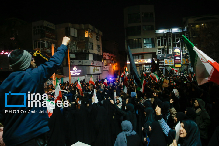 تجمع مردم در سوگ رهبر انقلاب در محله نارمک