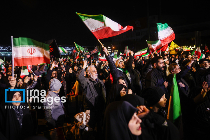 سوگواری مردم تهران در عزای رهبر انقلاب