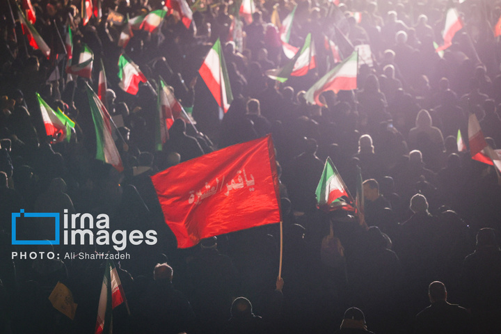 سوگواری مردم تهران در عزای رهبر انقلاب