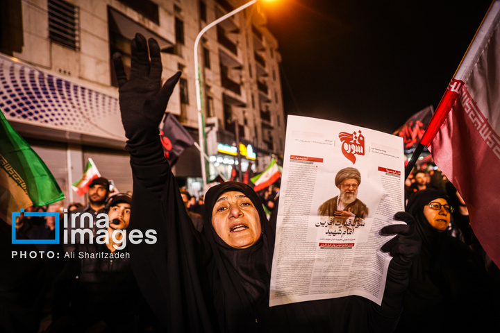 سوگواری مردم تهران در عزای رهبر انقلاب