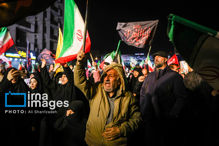 سوگواری مردم تهران در عزای رهبر انقلاب