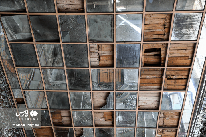 آثار تجاوز هوایی به کاخ گلستان