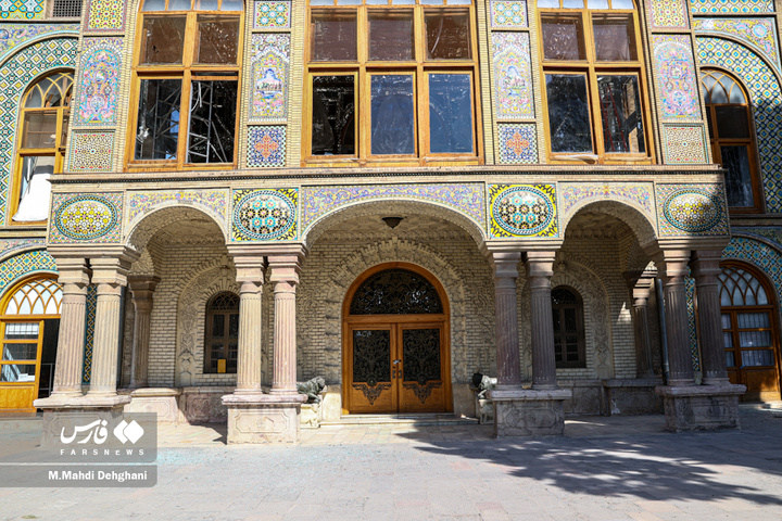 آثار تجاوز هوایی به کاخ گلستان