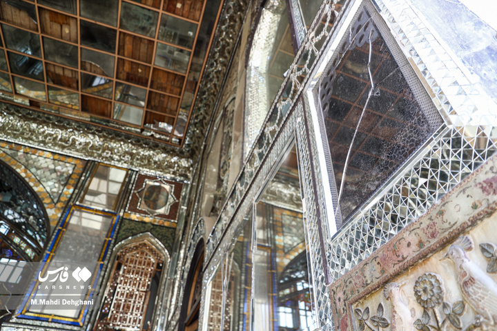 آثار تجاوز هوایی به کاخ گلستان