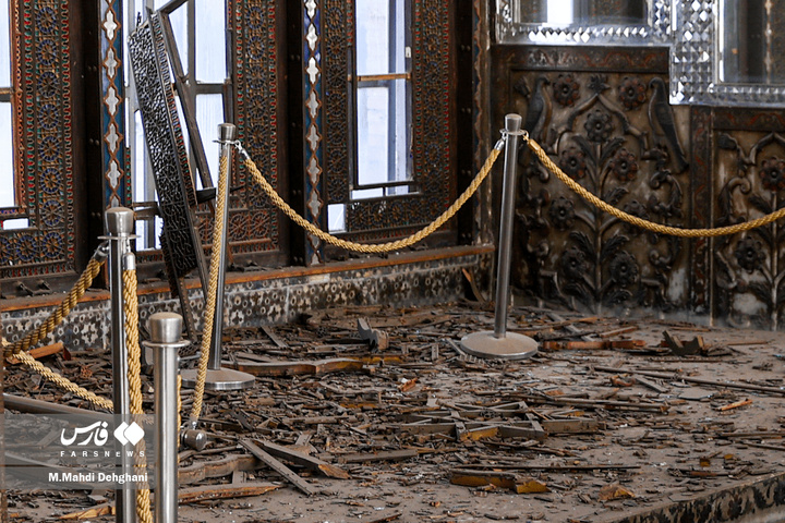 آثار تجاوز هوایی به کاخ گلستان