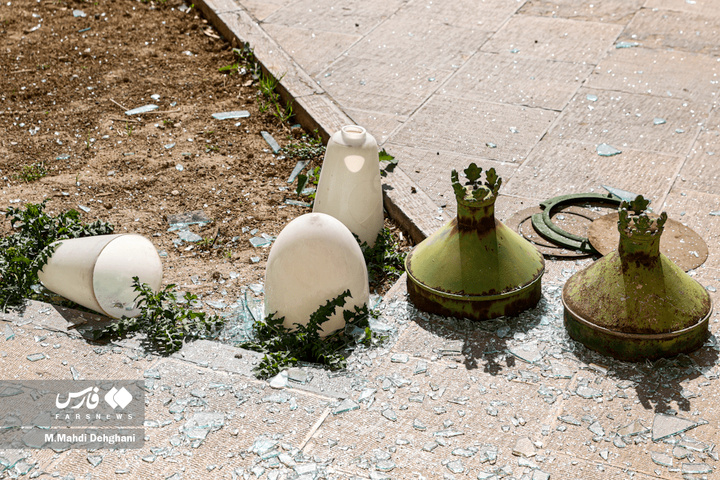 آثار تجاوز هوایی به کاخ گلستان