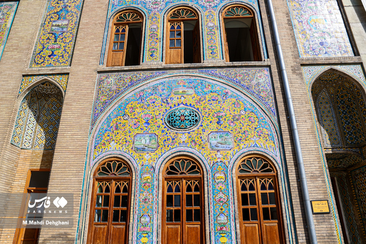 آثار تجاوز هوایی به کاخ گلستان