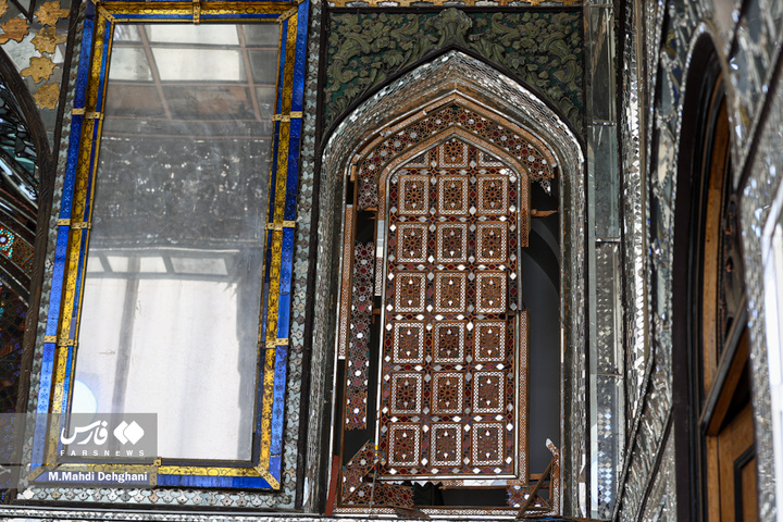 آثار تجاوز هوایی به کاخ گلستان