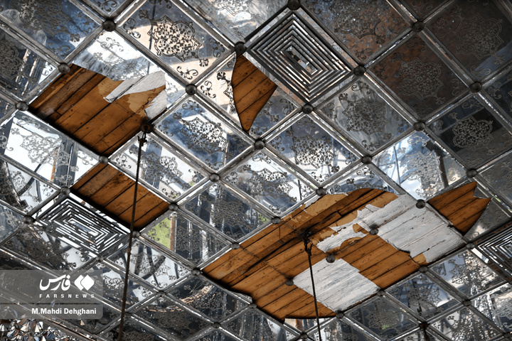 آثار تجاوز هوایی به کاخ گلستان