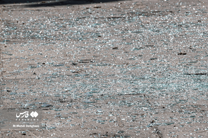 آثار تجاوز هوایی به کاخ گلستان