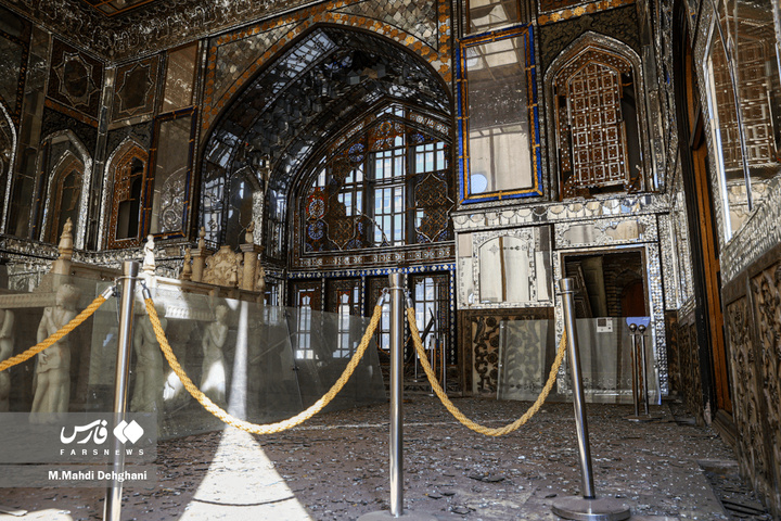 آثار تجاوز هوایی به کاخ گلستان