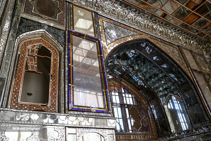 آثار تجاوز هوایی به کاخ گلستان