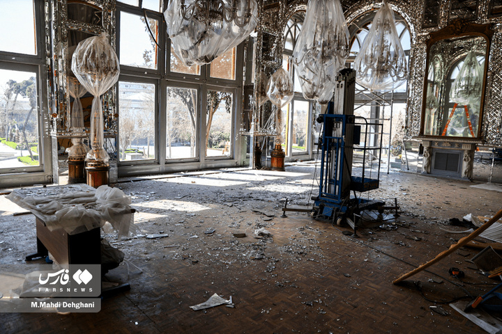 آثار تجاوز هوایی به کاخ گلستان