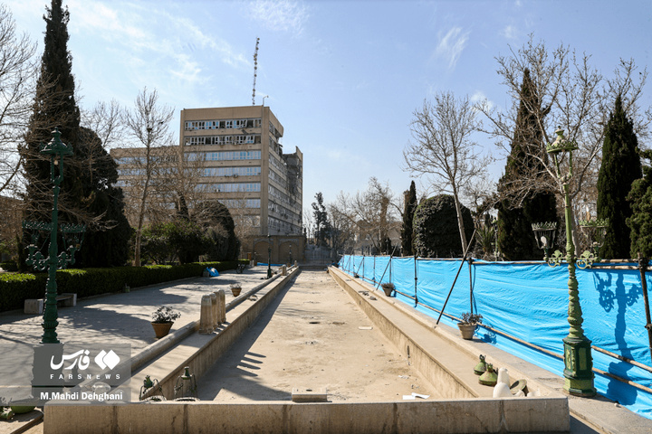 آثار تجاوز هوایی به کاخ گلستان