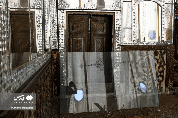 آثار تجاوز هوایی به کاخ گلستان