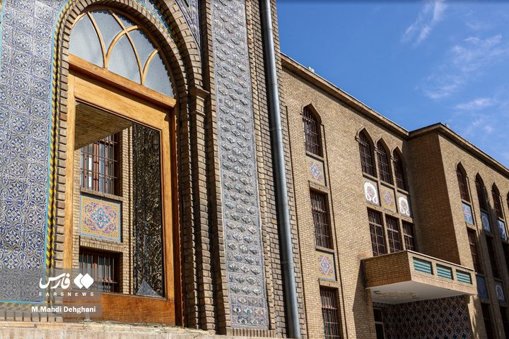 آثار تجاوز هوایی به کاخ گلستان