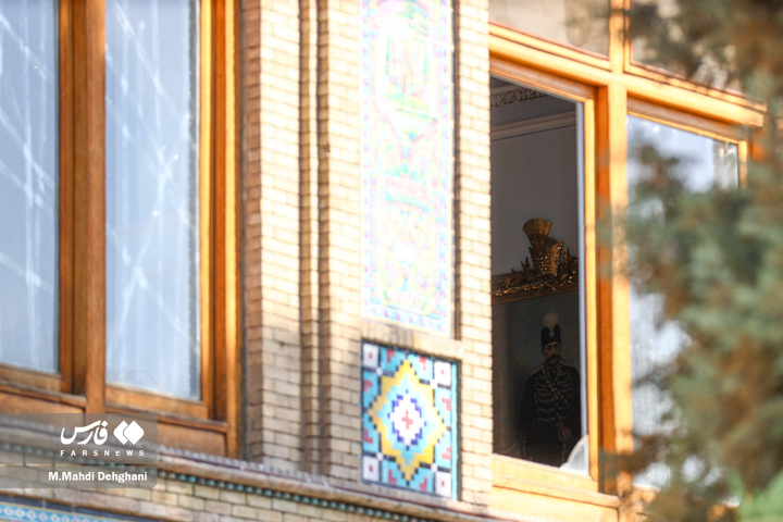 آثار تجاوز هوایی به کاخ گلستان