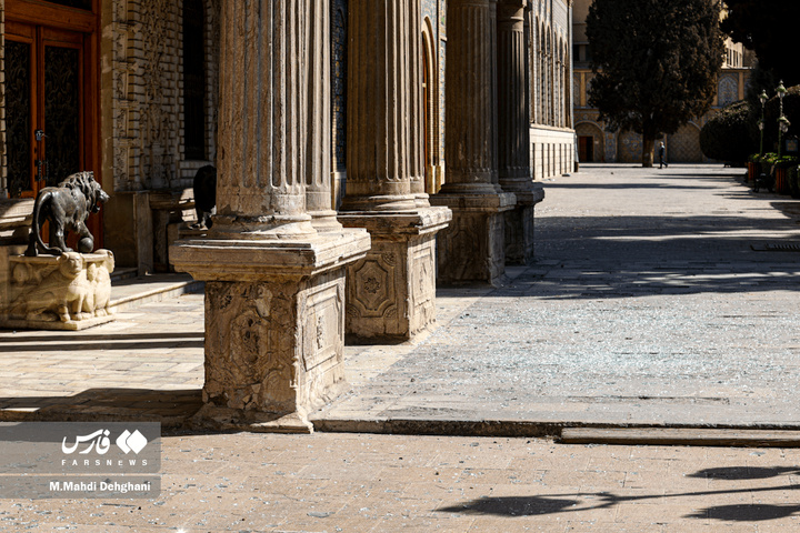 آثار تجاوز هوایی به کاخ گلستان