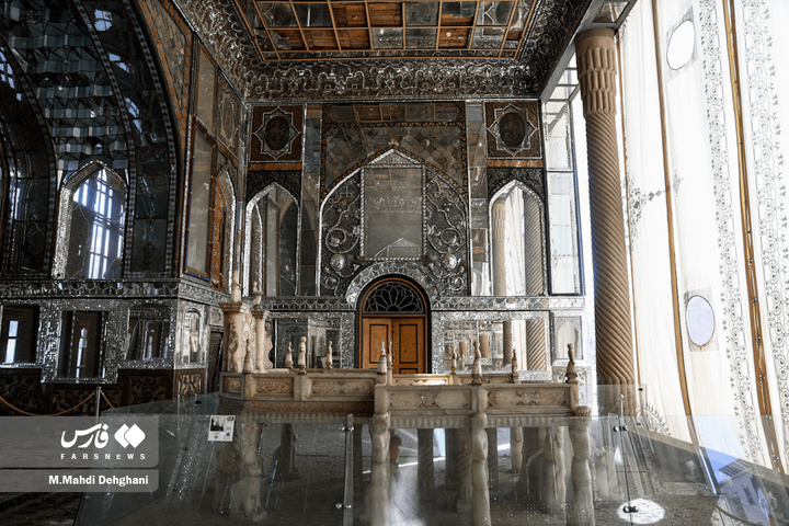 آثار تجاوز هوایی به کاخ گلستان