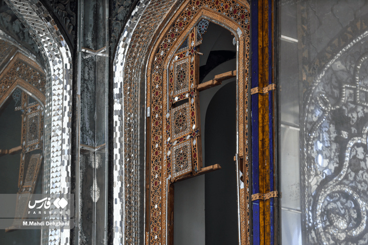 آثار تجاوز هوایی به کاخ گلستان