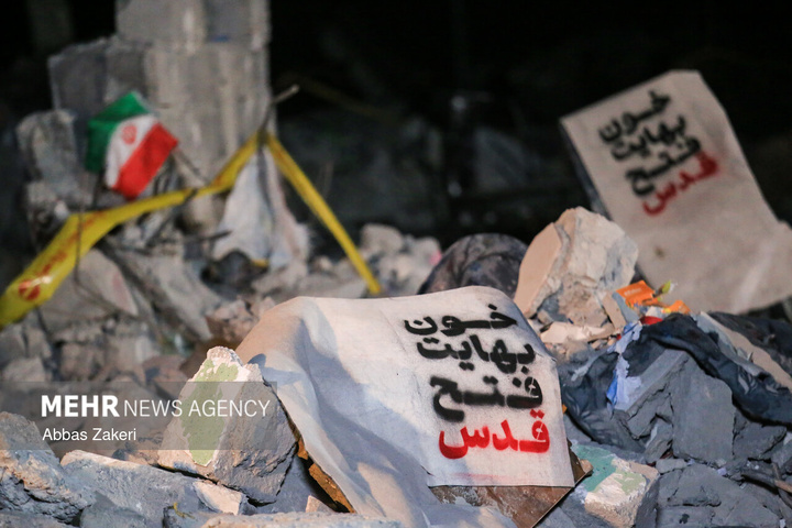 محفل شعر امین در مدرسه بمباران شده‌ میناب