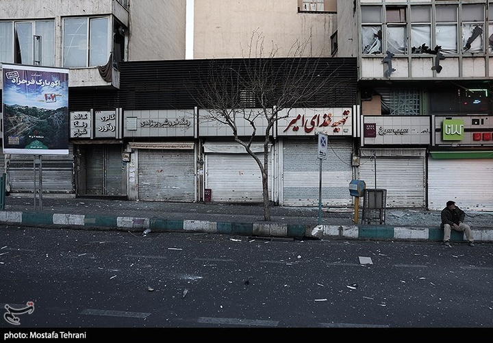 حمله آمریکایی-صهیونی به اطراف میدان انقلاب