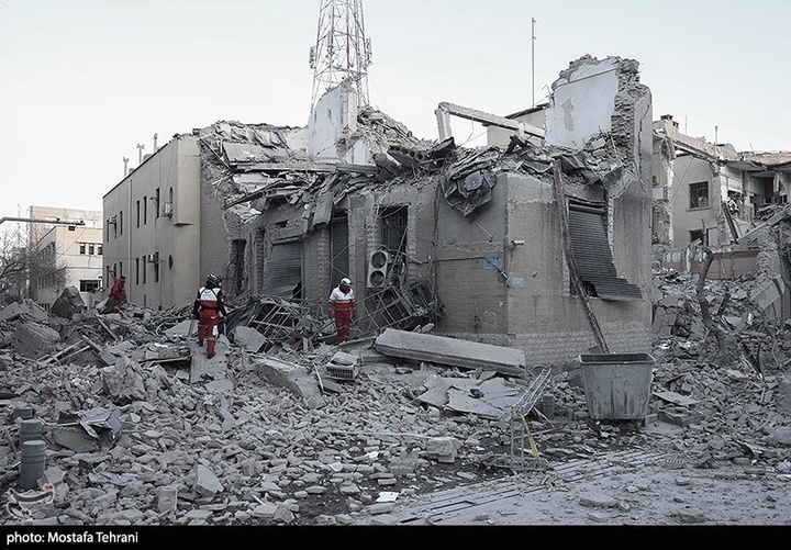 حمله آمریکایی-صهیونی به اطراف میدان انقلاب