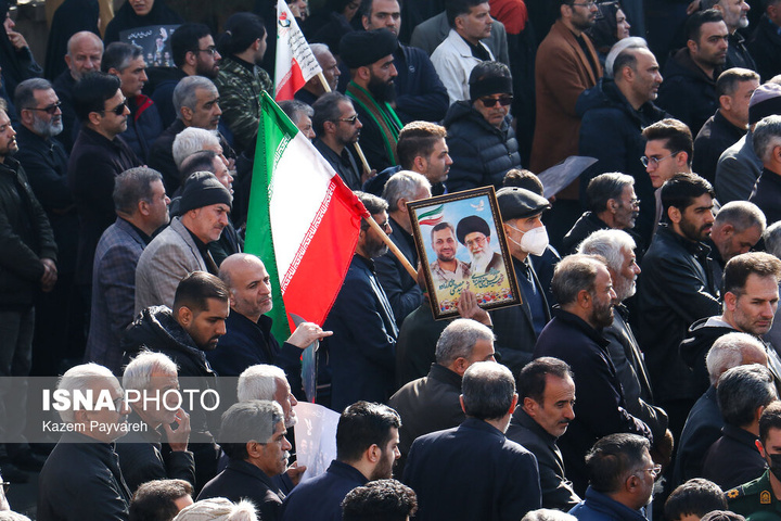 تشییع پیکر ۱۲ شهید تجاوز آمریکایی - صهیونی در کاشان