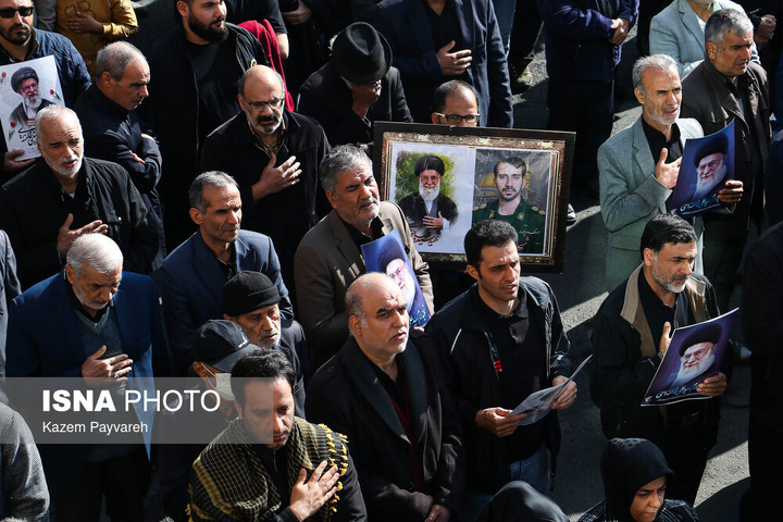 تشییع پیکر ۱۲ شهید تجاوز آمریکایی - صهیونی در کاشان