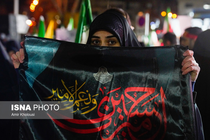 تجمع شبانه مردم در سوگ رهبر شهید - تهران