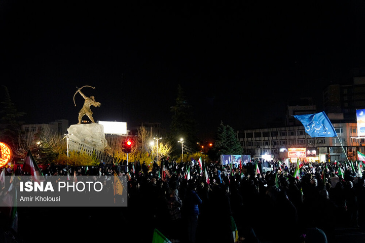 تجمع شبانه مردم در سوگ رهبر شهید - تهران