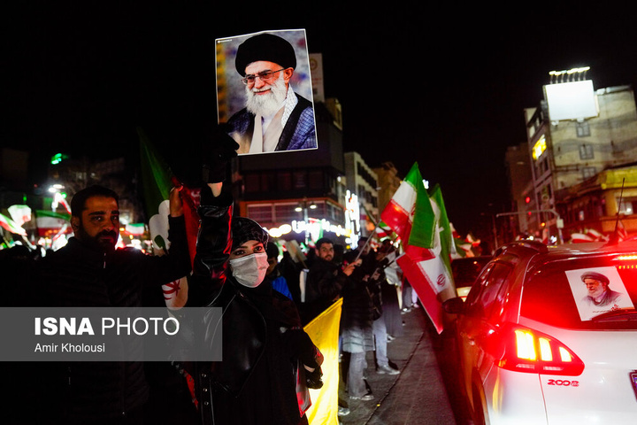 تجمع شبانه مردم در سوگ رهبر شهید - تهران
