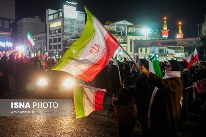 تجمع شبانه مردم در سوگ رهبر شهید - تهران