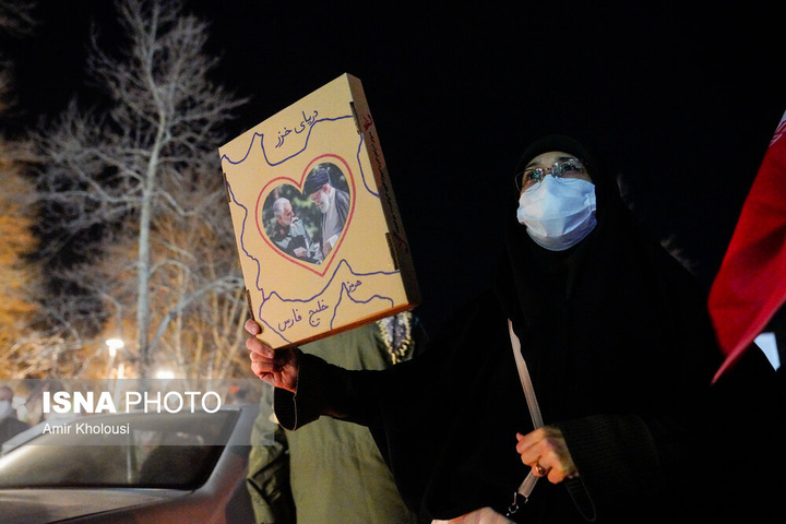 تجمع شبانه مردم در سوگ رهبر شهید - تهران