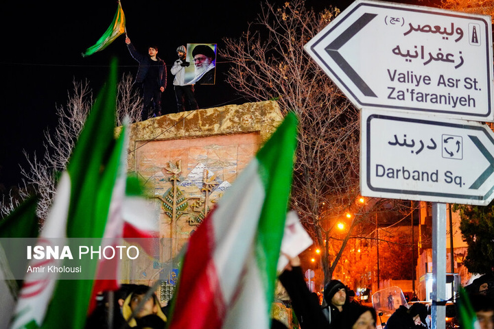 تجمع شبانه مردم در سوگ رهبر شهید - تهران
