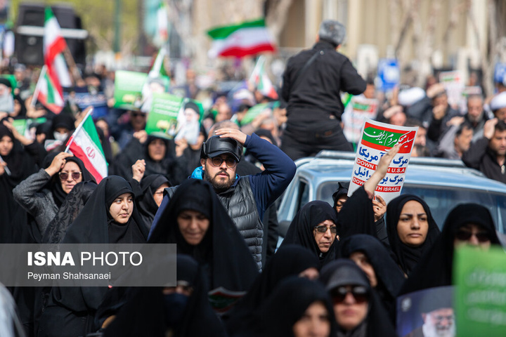 راهپیمایی مردم اصفهان در انزجار از جنایات آمریکا و رژیم صهیونیستی