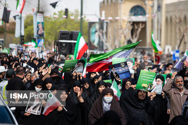 راهپیمایی مردم اصفهان در انزجار از جنایات آمریکا و رژیم صهیونیستی