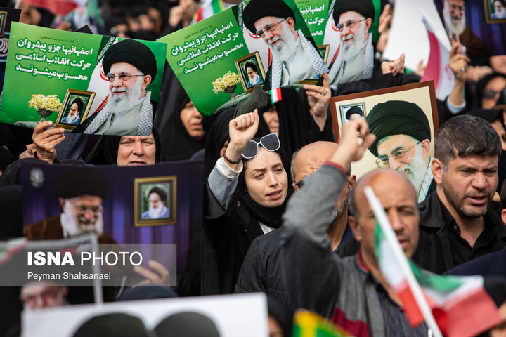 راهپیمایی مردم اصفهان در انزجار از جنایات آمریکا و رژیم صهیونیستی