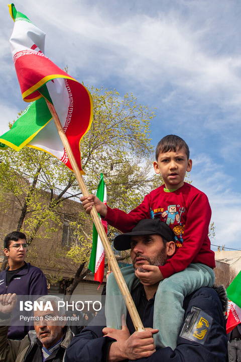 راهپیمایی مردم اصفهان در انزجار از جنایات آمریکا و رژیم صهیونیستی