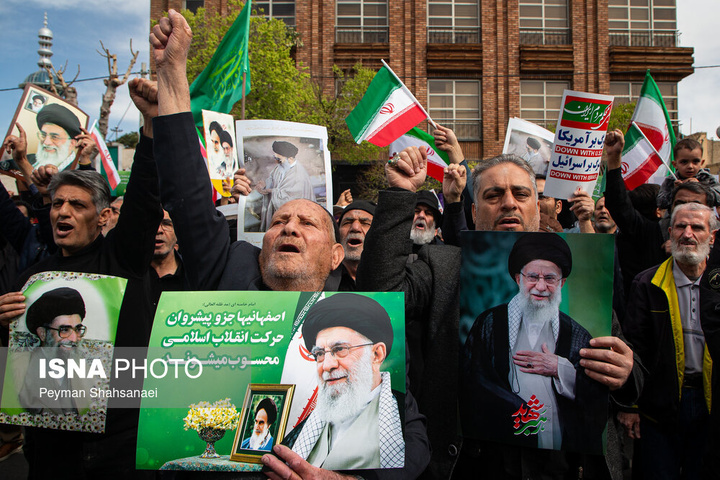 راهپیمایی مردم اصفهان در انزجار از جنایات آمریکا و رژیم صهیونیستی